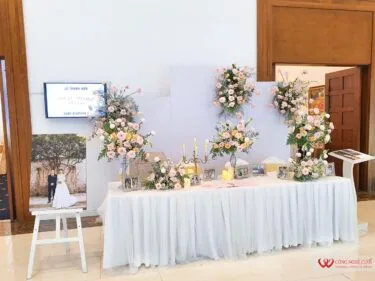 Nhà tổ chức đám cưới và cung cấp dịch vụ cưới trọn gói 17 Trang Trí Bàn Gallery Gói OneLux02 (1)