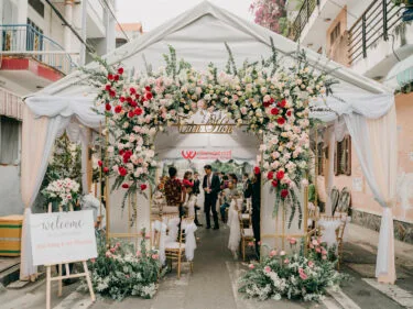 Nhà tổ chức đám cưới và cung cấp dịch vụ cưới trọn gói 4 Trang Trí Tiệc Cưới Nhà Hang Adora Center