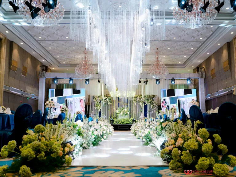 Nhà tổ chức đám cưới và cung cấp dịch vụ cưới trọn gói 25 Trang Trí Lối đi Sân Khấu Tiệc Cưới Gói OneLux05.jpg