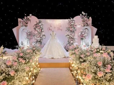 Nhà tổ chức đám cưới và cung cấp dịch vụ cưới trọn gói 11 Trang Trí Sân Khấu Tiệc Cưới Gói OneLux05 (2)